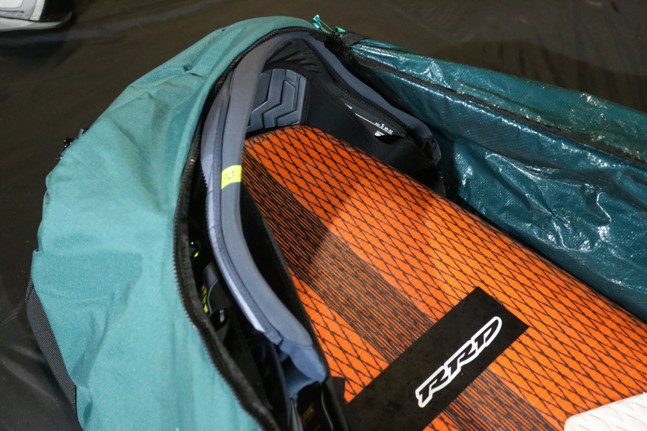 Boardbag-Tetris: so packt Ihr schlau und schützt Euer Material – KITE Magazin