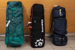 Drei Boardbags auf Reisen