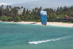 Fernando Fernandes kitet auf Maui