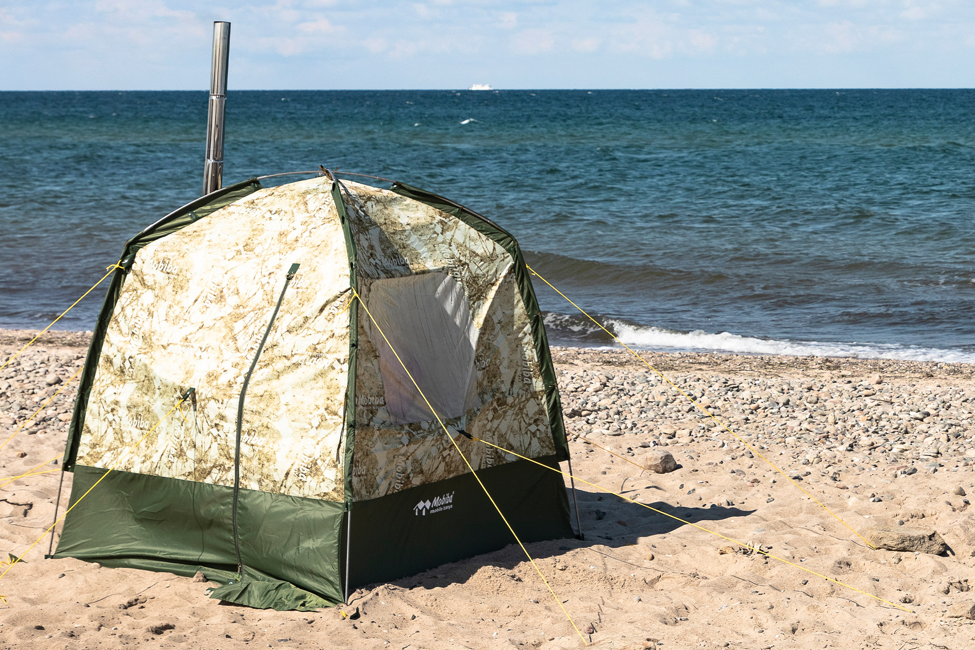 Ein ominöses Saunazelt am Strand von Kägsdorf