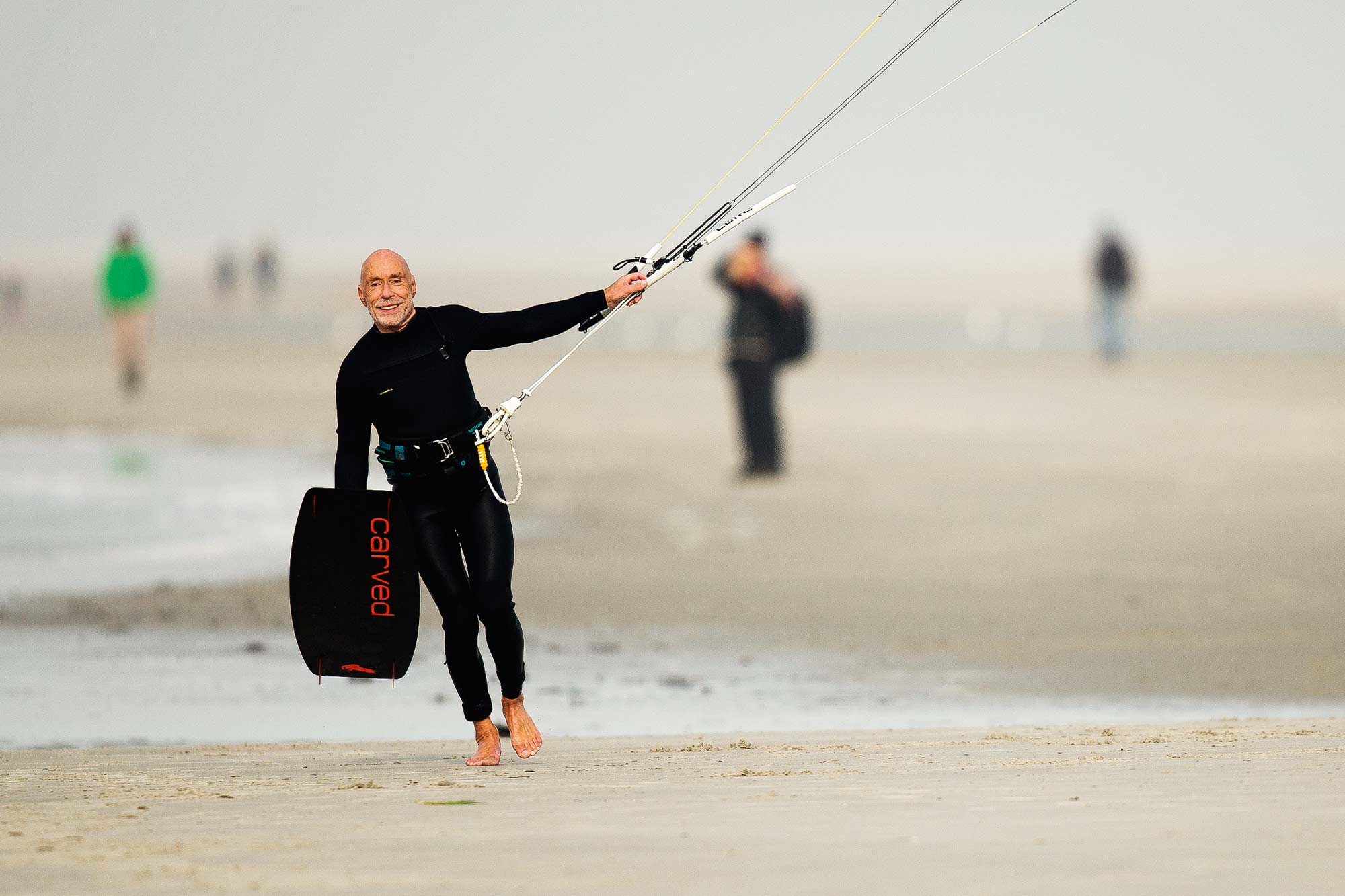 Heinz Kummerfeld geht am Strand von St. Peter Ording